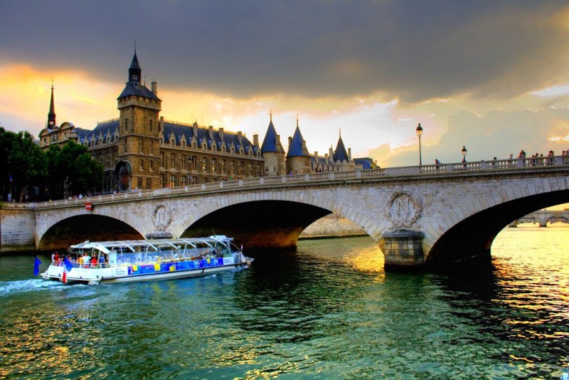 bateau-mouche-by-javierly